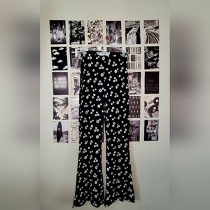 Ultra high-rise Flare Leggings